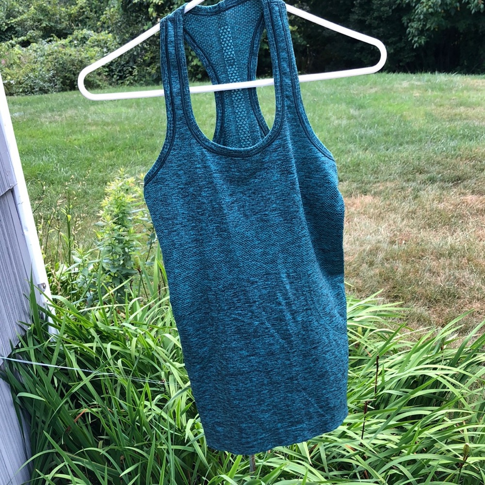 Lululemon turquiose tank top